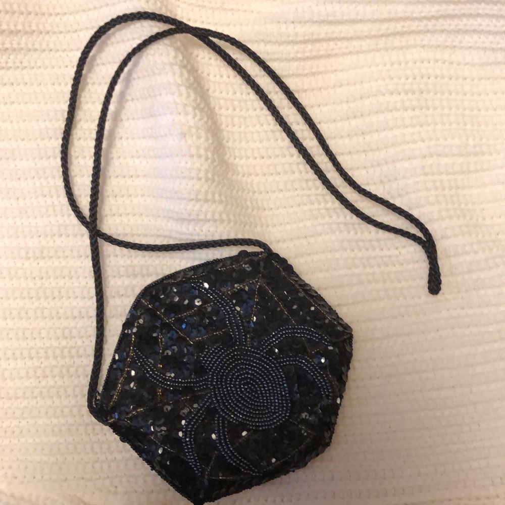 Small spider purse with strap